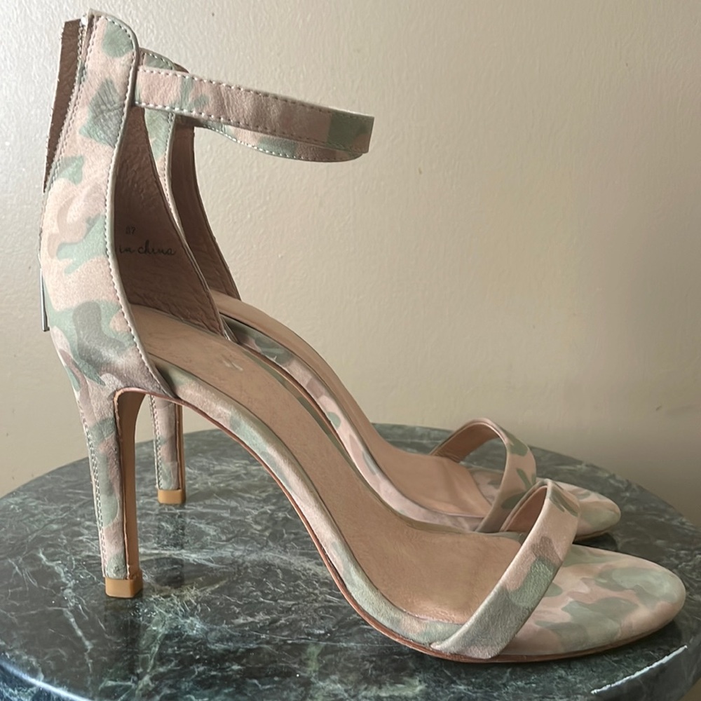 Joie Camo Heels